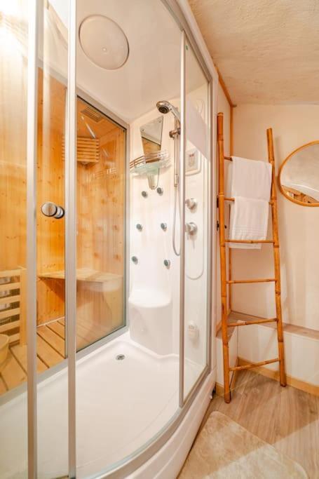 Nuit Romantique Avec Privatif Apartment Meilhaud
